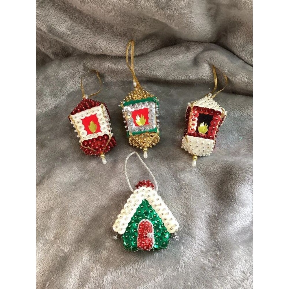 Vintage Push Pin Handmade Sequin Ornaments Set of Four Great Condition